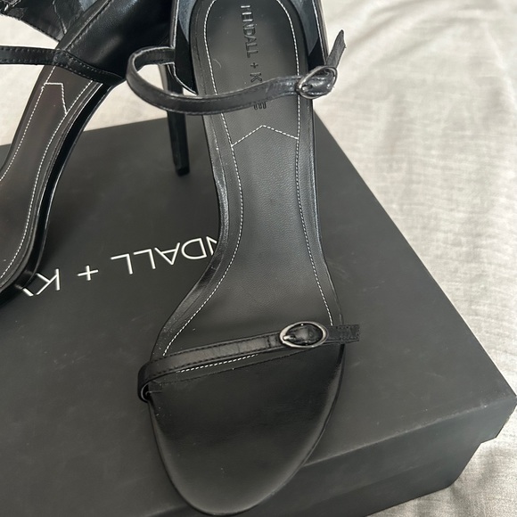 NIB - Kendall & Kylie Strappy Black Heels - Picture 13 of 16